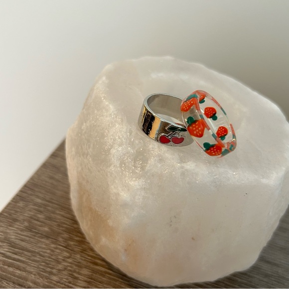 Set of 2 - Cute Fruits Rings! Cherry and Strawberry - Picture 13 of 14
